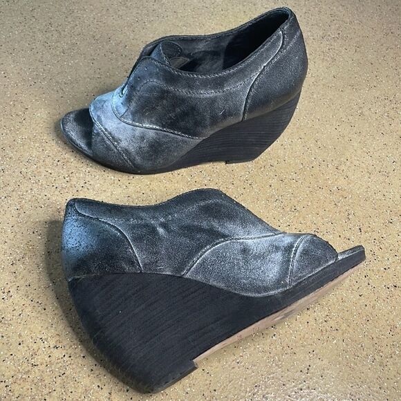 Joe's Jeans gray white washed leather curved heel wedges very avant garde - Picture 6 of 16